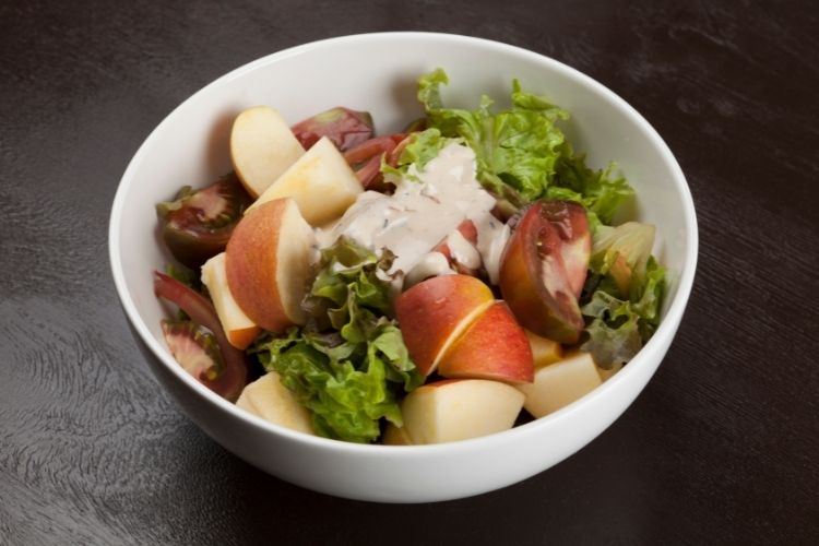 Salad táo + rau củ vừa ngon miệng vừa hỗ trợ giảm cân hiệu quả